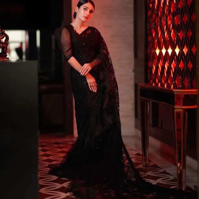 Best Outfits of Ayeza Khan