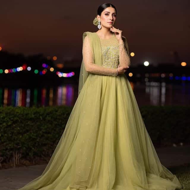 Best Outfits of Ayeza Khan