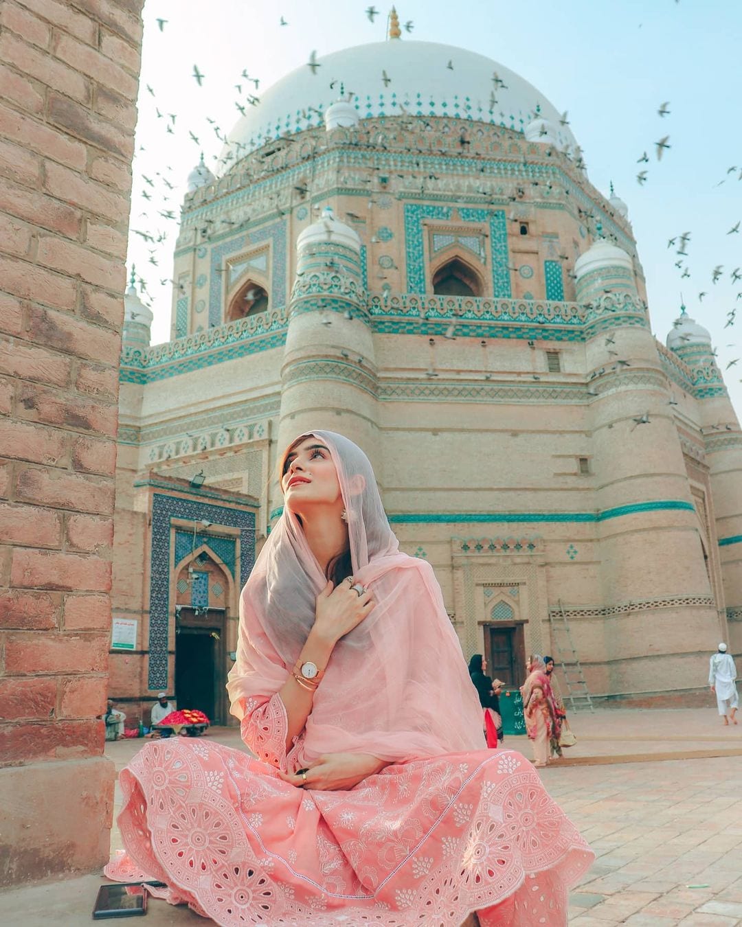 14 Best Pakistani Celebrity Ramadan Outfits to Inspire You – Branded Girls