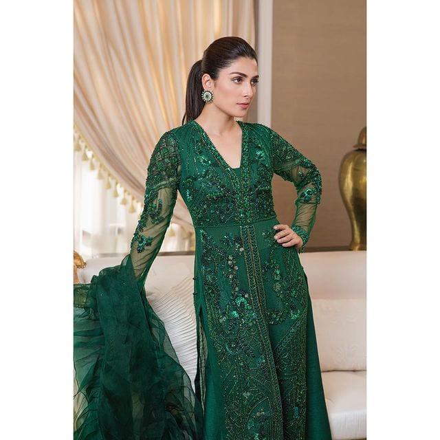 Best Outfits of Ayeza Khan