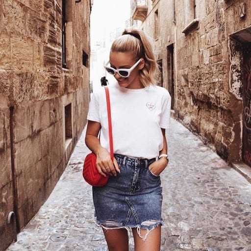 White round neck t-shirt with denim skirt