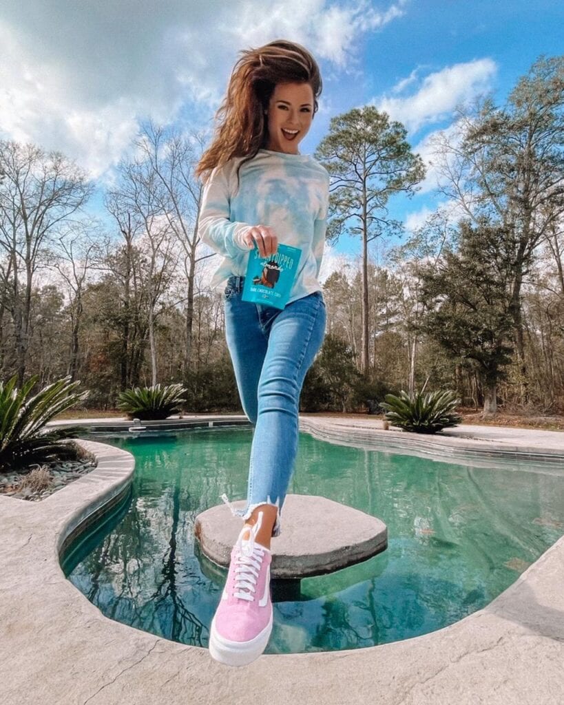 Outfit With Pink Sneakers