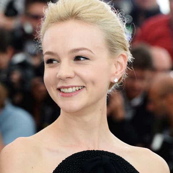 Beautiful Female Celebrities With Dimples 