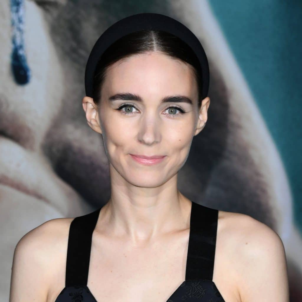 Beautiful Female Celebrities With Dimples 