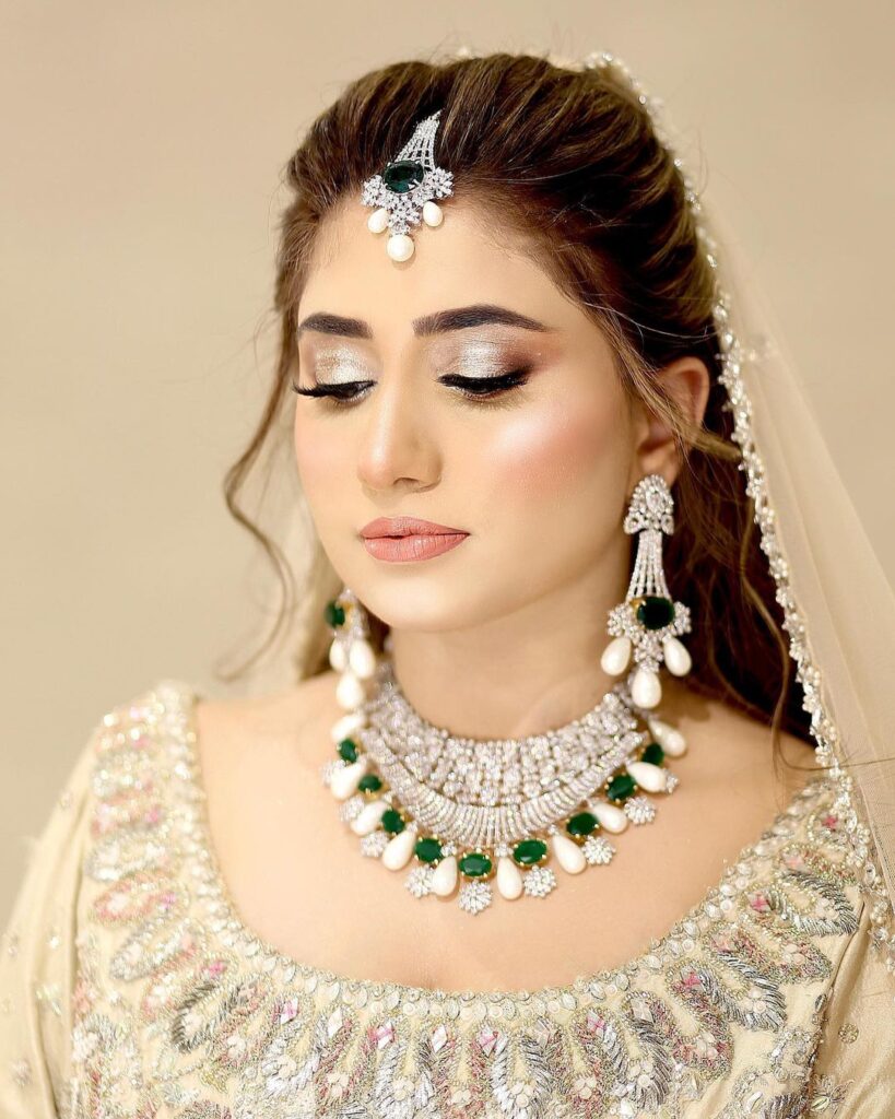 7 Top Pakistani Makeup Artists for Brides 2023 - With Prices