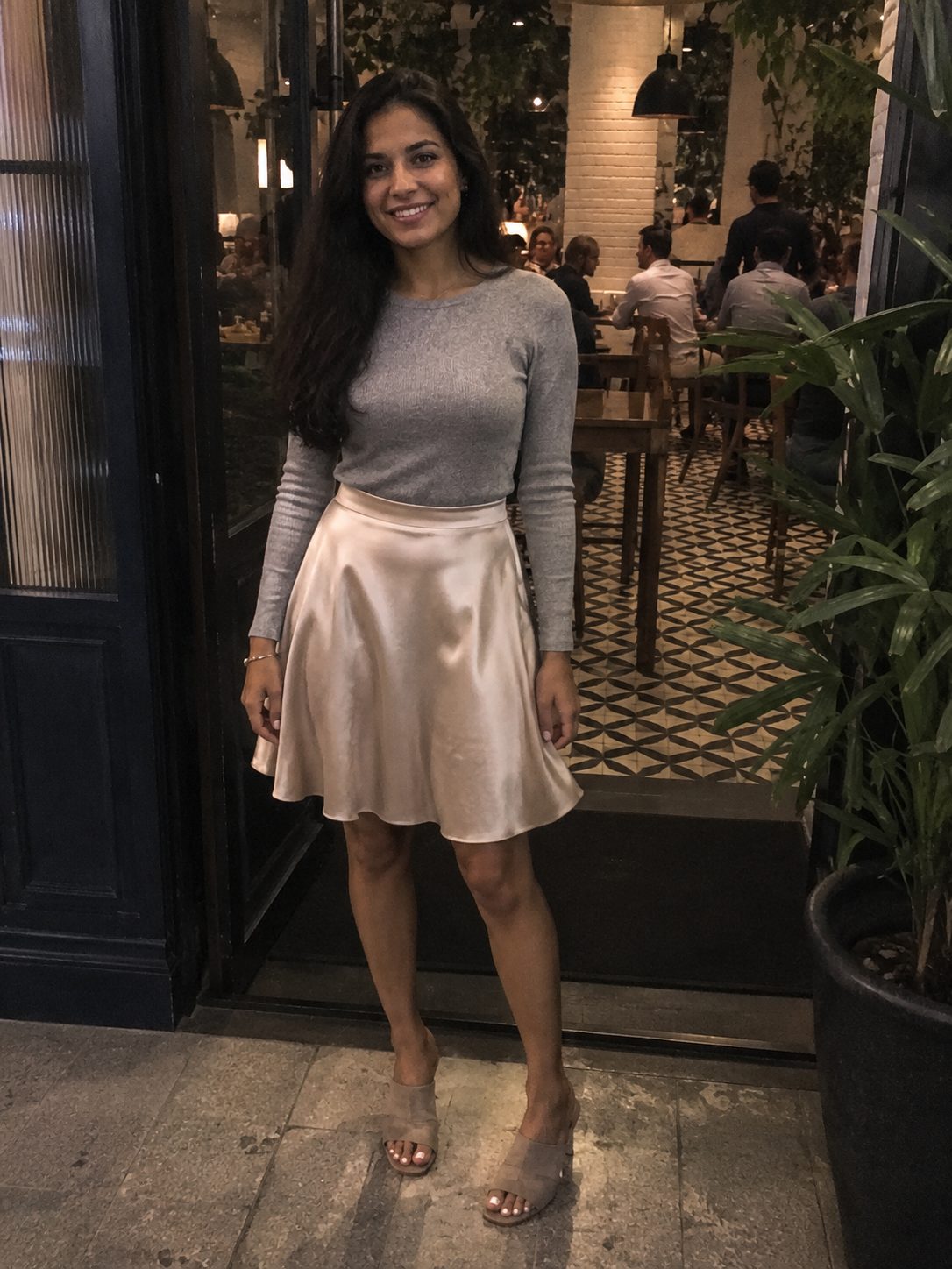 Satin skater skirt with a fine knit