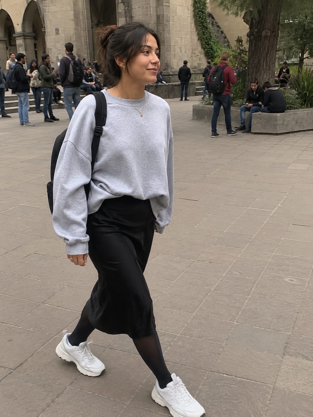 Sweatshirt with a midi skirt