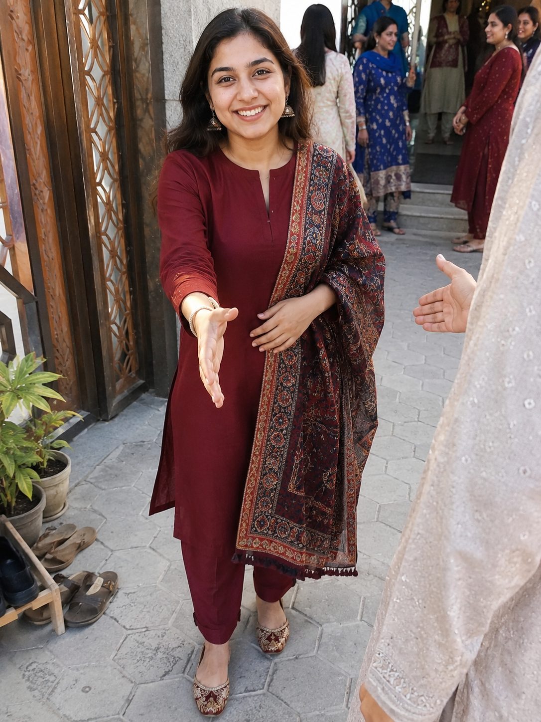 Kurta with Printed Dupatta and Khussa