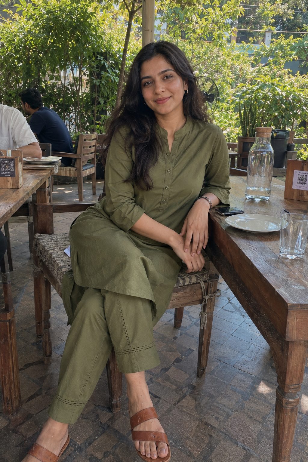 Kurta with Ankle-Length Pants and Flats